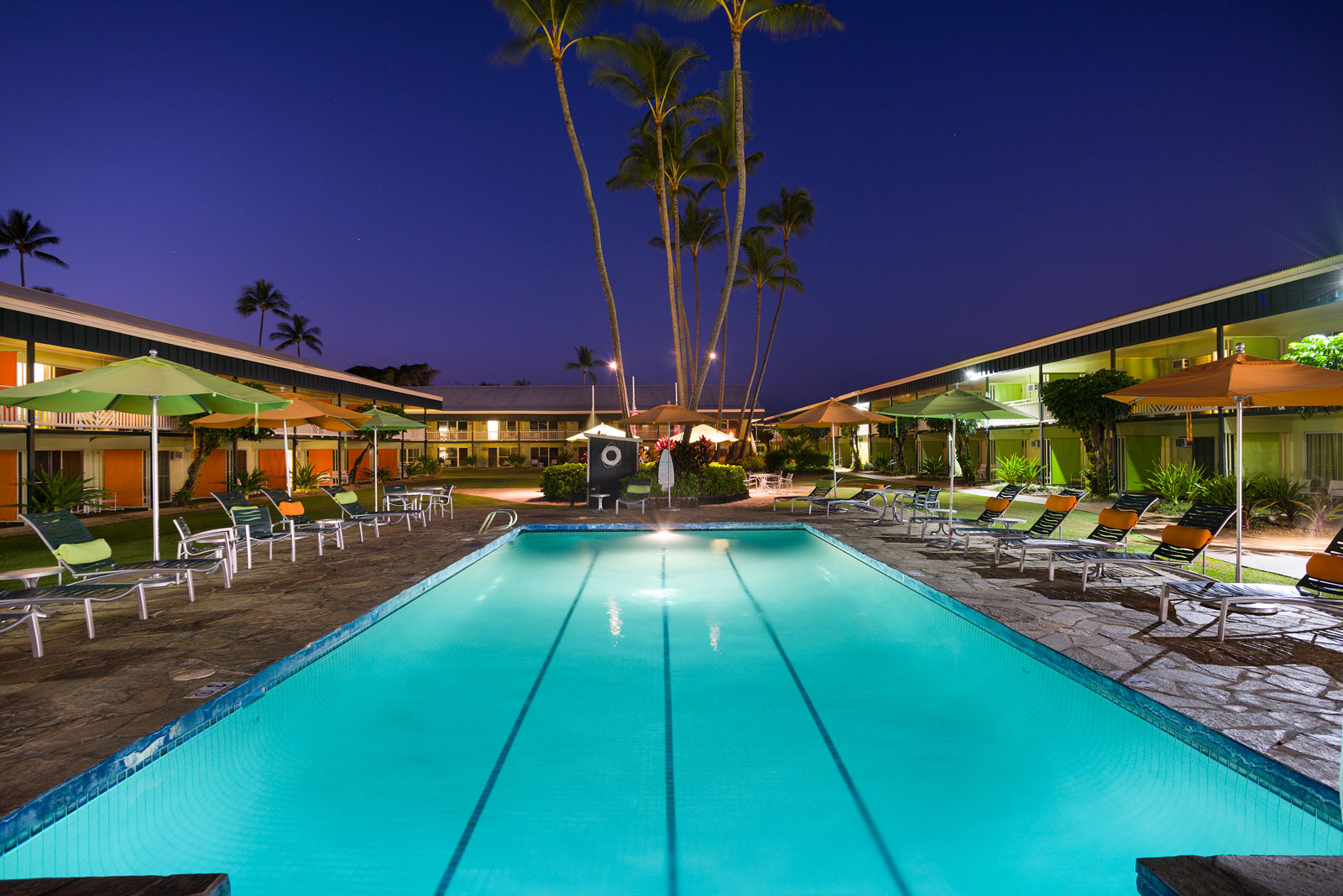 Kauai Shores Hotel swimming pool